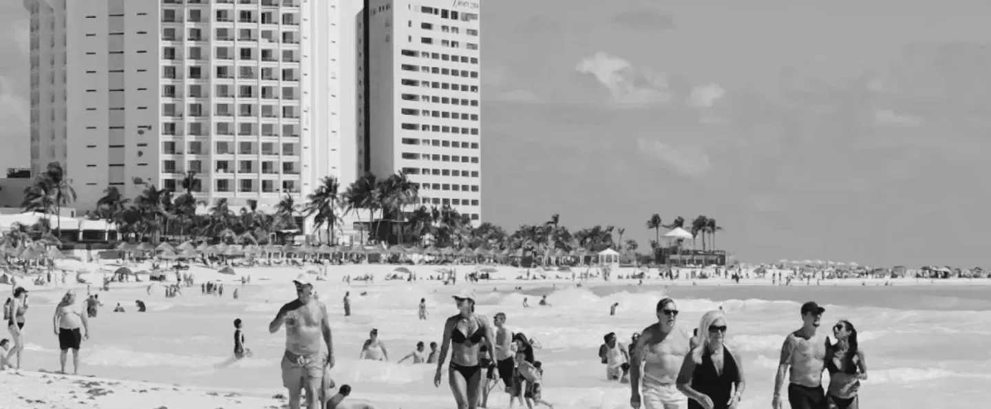 Diputados avanzan con un alza de 17.8 % al cobro a turistas extranjeros, con 57 % para la Defensa
