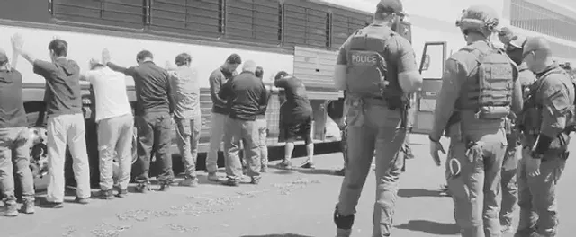 Arrestos de ICE a 3,000 diarios y deportaciones en barco, en la agenda de la Casa Blanca
