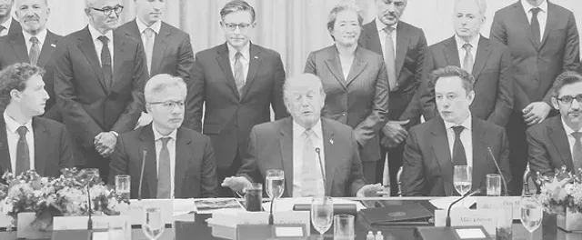Seis empresas de inteligencia artificial acuerdan con Trump un código de seguridad sin sanciones, frente a la ley europea